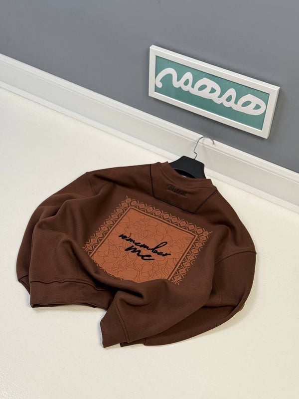 CLASSIC OVERSIZED GRAPHIC SWEATSHIRT